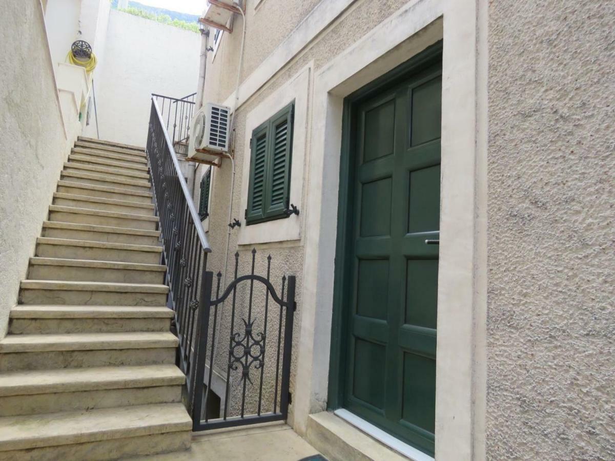 Apartmani Jasmina Котор Экстерьер фото